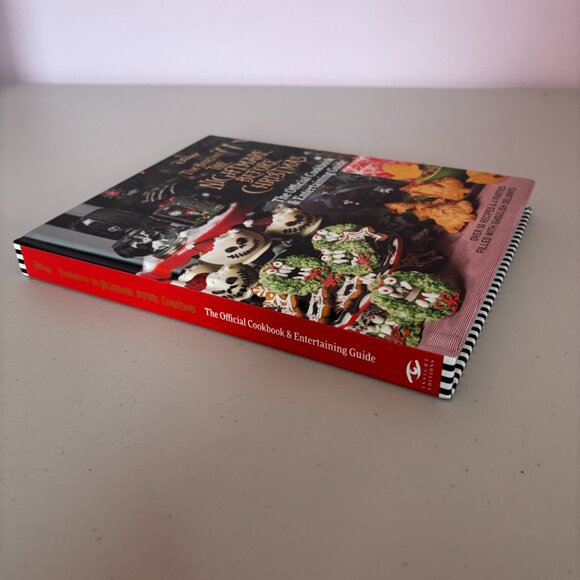 The Nightmare Before Christmas Official Cookbook - Picture 3 of 7